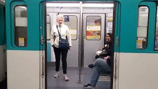 Le Ticket De Métro En Carton, Cest Fini