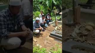 Download Lagu makam ari wibowo MP3