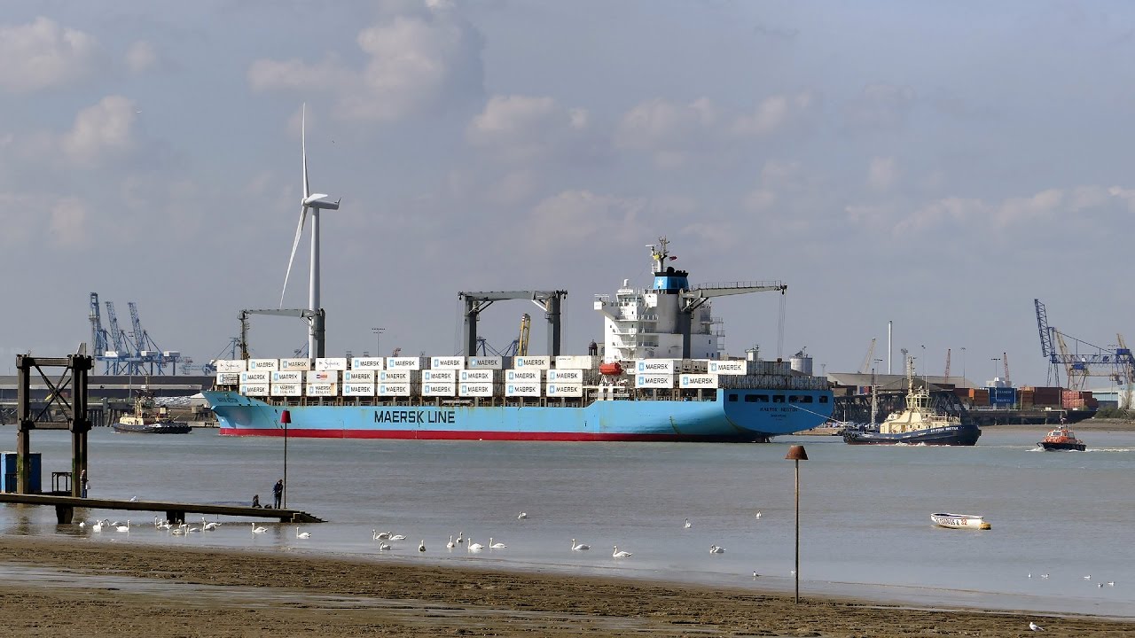 Shipping passing Gravesend and Tilbury 3rd April 2017 HD 1080