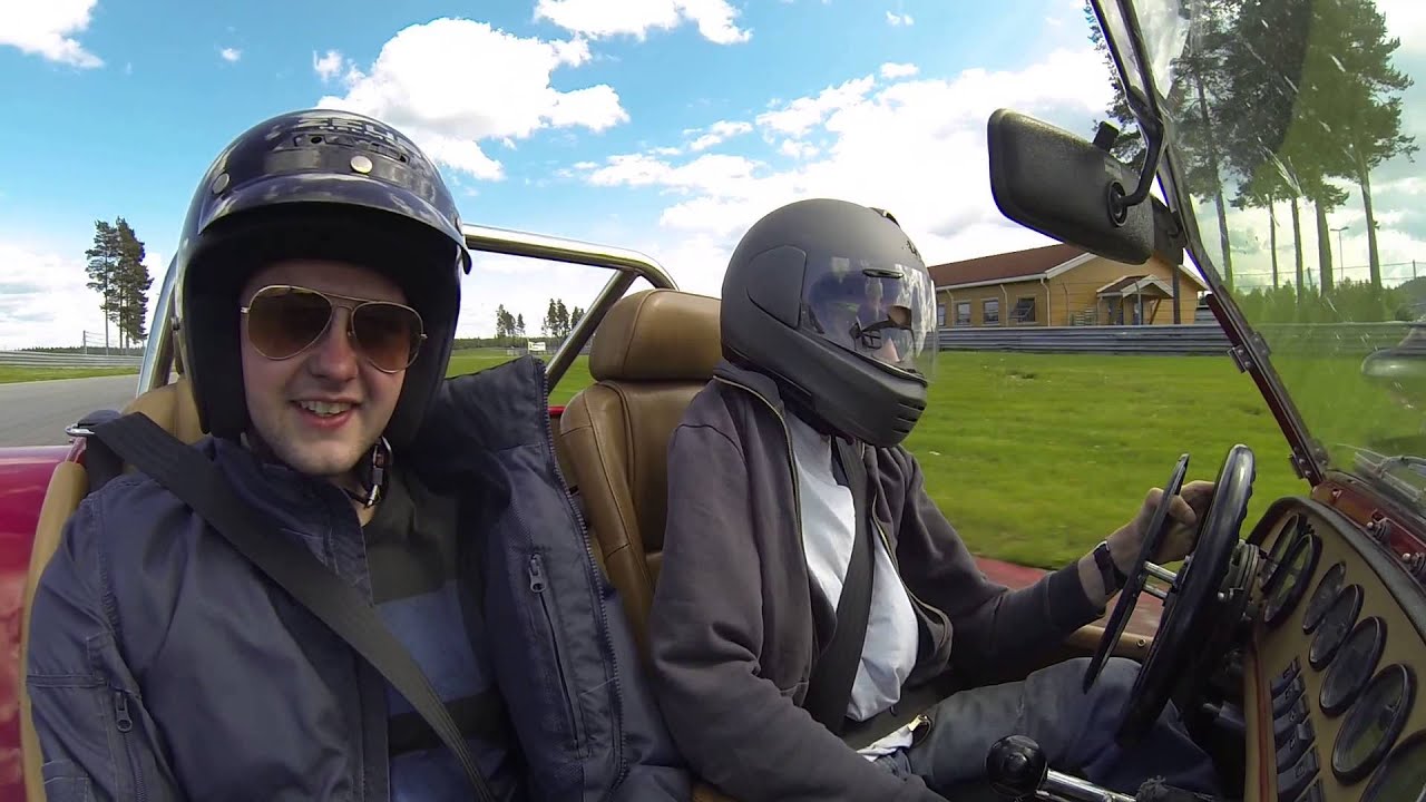 Uncut: Donkervoort S8AT at Vålerbnen Race track (1/2)