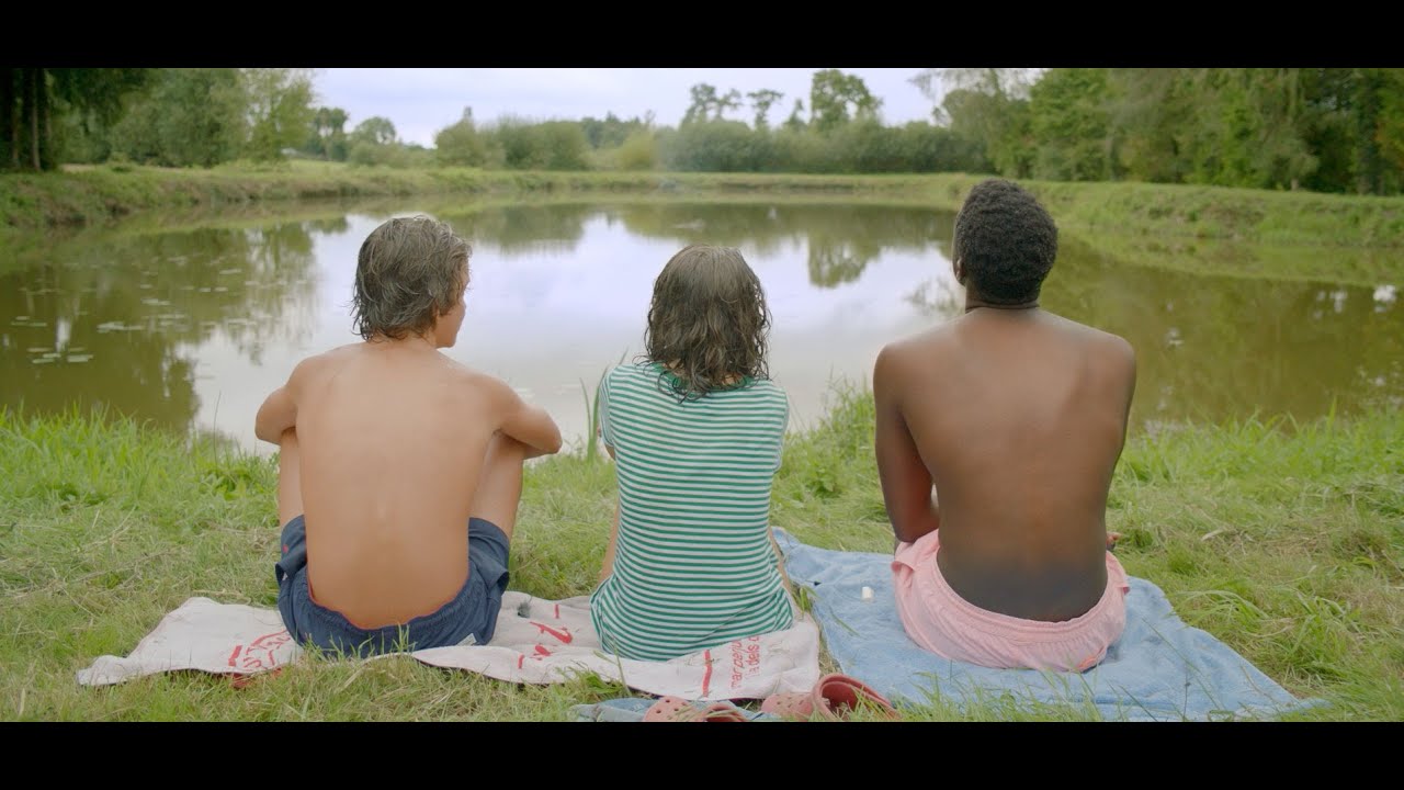 Au Bonheur des Filles de Camille PARCIGNEAU - ESRA 2020