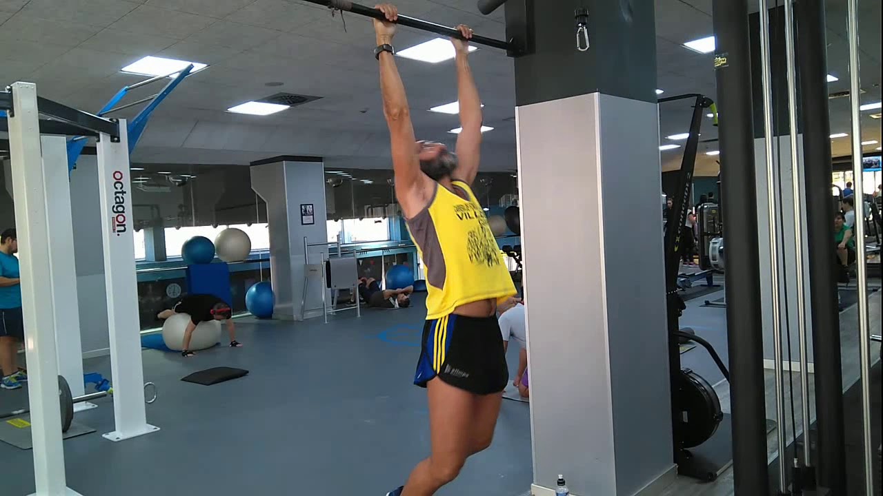 5 dominadas con palmada y musicote