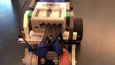 Building   Connecting Wires to Sumo Bot