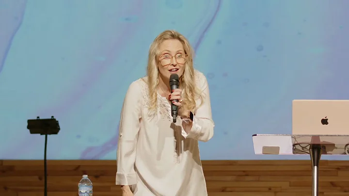 God is Doing a New Thing - Anita Alexander