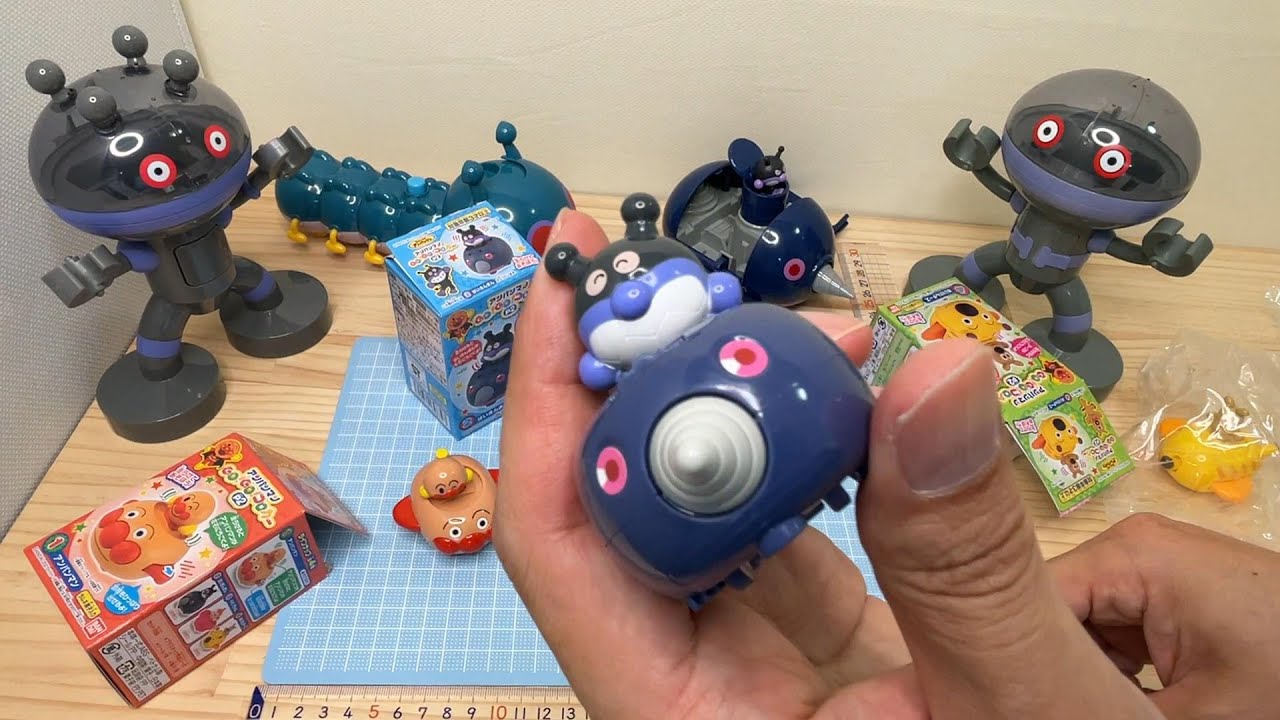 もぐりんのシールが難しい😱だだんだん&ゴロンゴロがアンパンマン号と