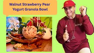 קערת יוגורט תות שדה אגס ואגוזי מלך