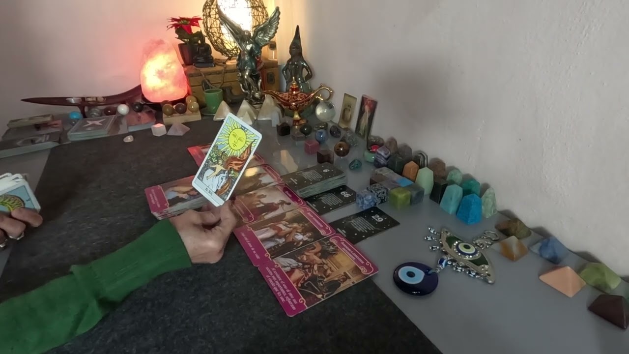 TE PIDEN QUE TENGAS FÉ EN ALGO. ESTO TERMINA EN ENCUENTROS PASIONALES.TODO OCURRE POR ALGO.