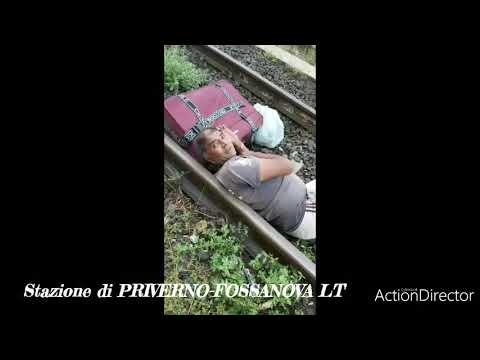 Lavoratore indiano blocca la #stazione  di #Priverno #Fossanova sdraiandosi sui binari per protesta