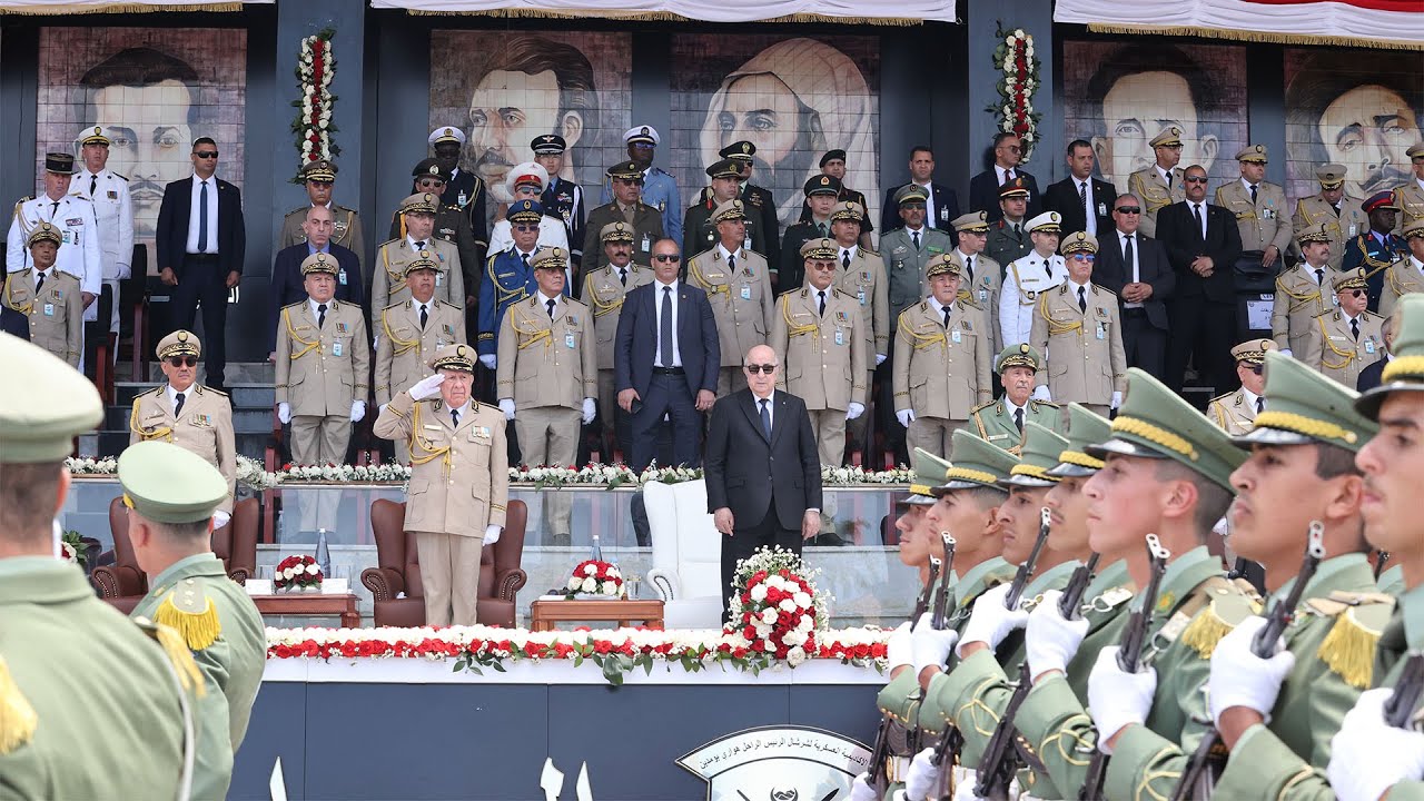صفحة خاصة حول إشراف رئيس الجمهورية على مراسم تخرج الدفعات بالأكاديمية العسكرية لشرشال 2023-2024