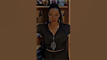 يتبنى انت واخد فيتامين ولا انت مبلبع اى Shorts حالات واتس 