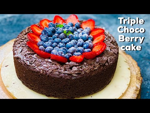 Triple Chocolate Berry Cake | Easy Chocolate Frosting | Eggless Chocolate Cake | Christmas series 3