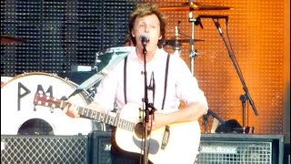 PAUL MCCARTNEY - Blackbird (The Beatles) @ Hyde Park, London 27/06/10