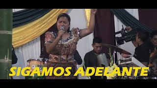 Martina Osorio | SIGAMOS ADELANTE | Video Clip En Vivo chords