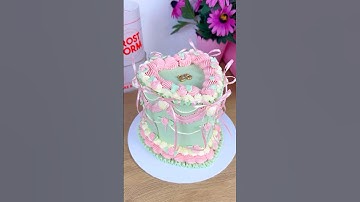 Our new Heart Frost Form Kit makes it so much easier to make Heart Cakes!💗 🙌🏻 www.frostform.com!