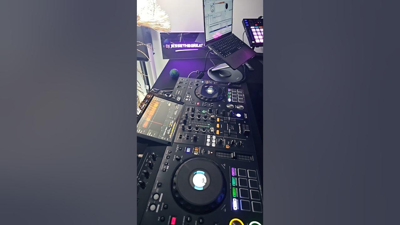 Wanderer  - Mike Howe 🎶  The Smoothest Dj in the World 🌎