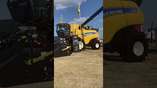 Honeybee AirFlex with New Holland Combine at Husker Harvest Days 2023 #hhd #newholland #honeybee screenshot 5