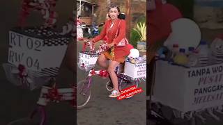 Download Lagu sepeda goyang jual jamu #karnaval #kreatif #pawai #shortvideo #shorts #short #kostum #karnavallucu MP3