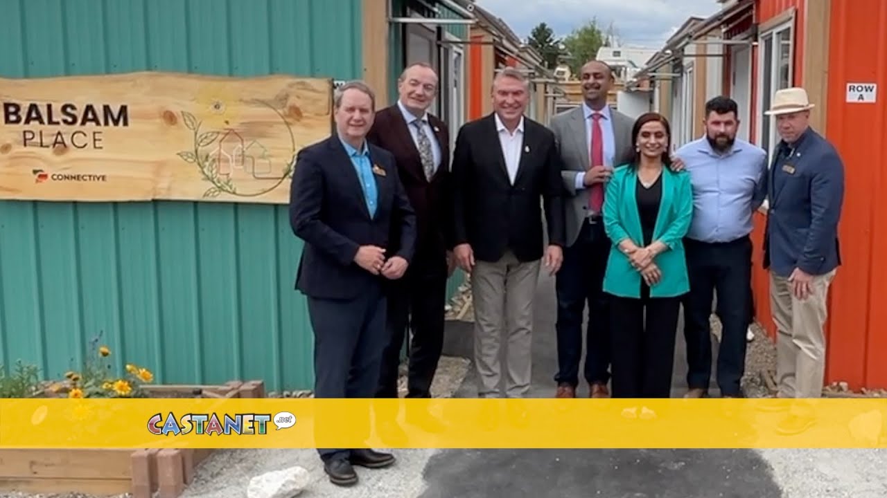 Жители в этом месяце переедут в новый жилой комплекс в Келоуне, состоящий из крошечных домов.