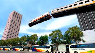 KERETA API PANJANG MELOMPATI BUS LAJU PRIMA SEPERTI HANTU KERASUKAN screenshot 2