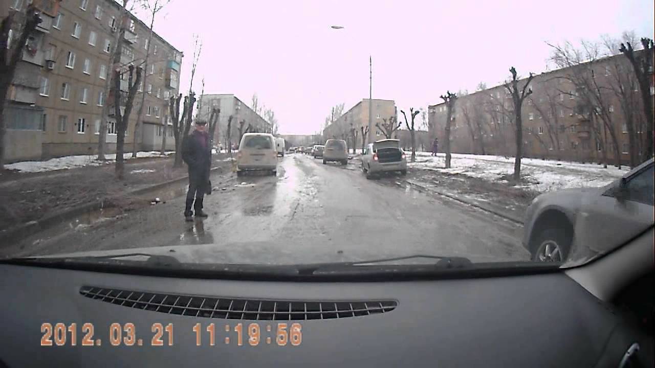 ул.Пионерская последствия попадания в яму - YouTube