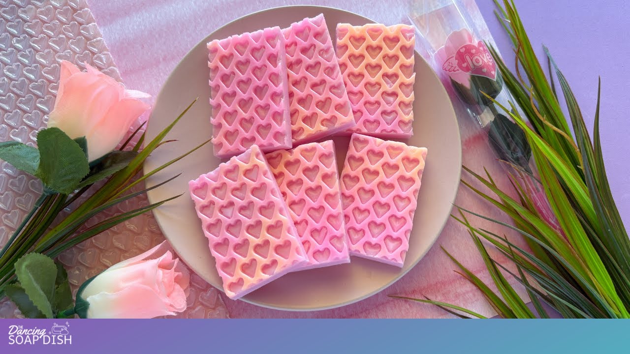 Heart Shaped Bubble Wrap Melt and Pour Soap Tutorial / Simple Textures Series