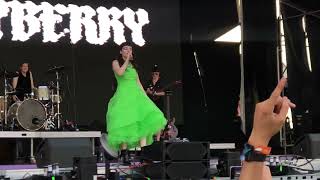 Lauren Mayberry (from Chvrches) singing The Mother We Share - Vaiven México 2024