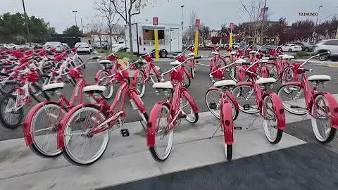 Kings forward Doug McDermott gives back with holiday bike giveaway in Sacramento