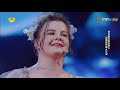 Romania's LORELAI graces the audience with her powerful voice! | World's Got Talent 2019 巅峰之夜