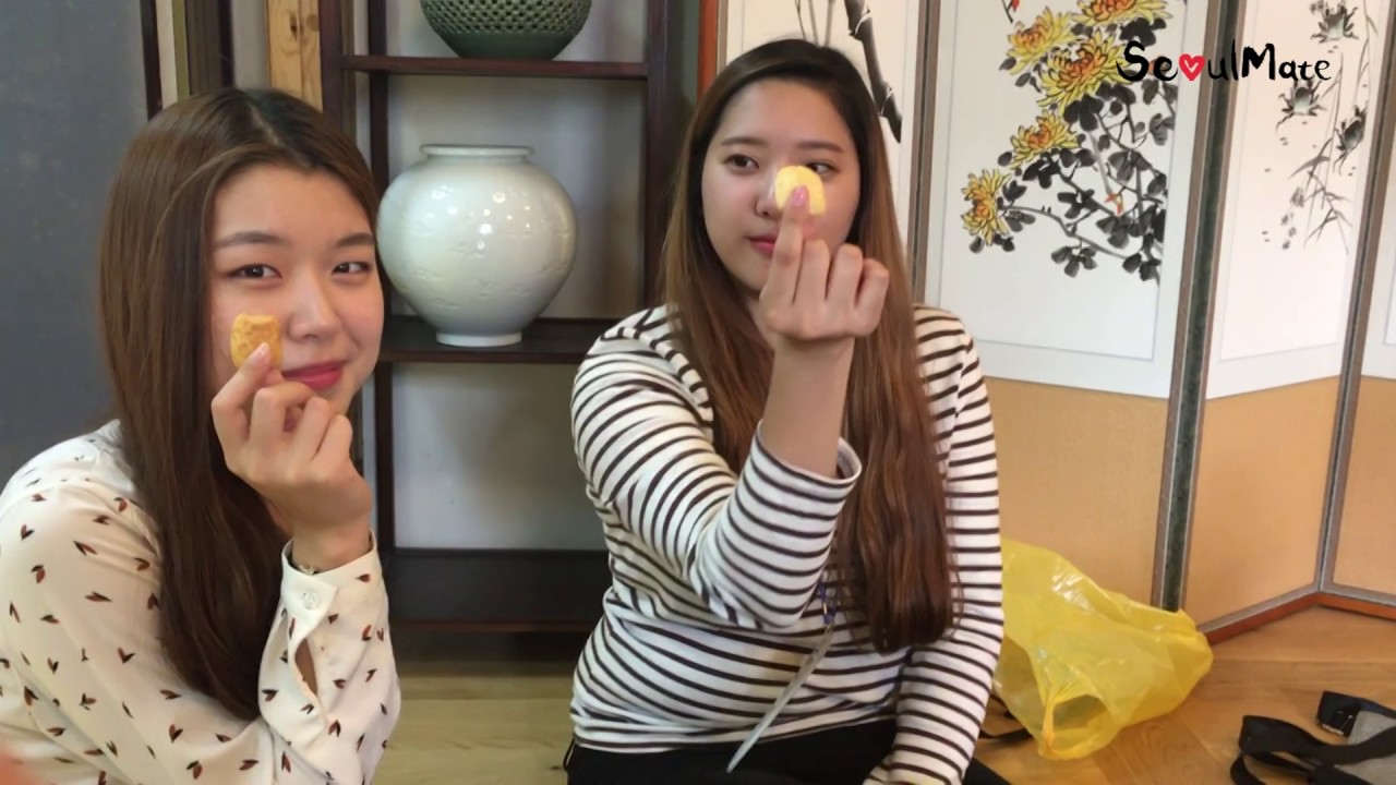 [Seoul Free Walking Tour] [Regular] Traditional experience in Hongdae - Shrine Tour