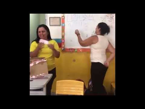 Creche simula eleição e induz crianças a votarem em Lula - Creche simula eleição e induz crianças a votarem em Lula