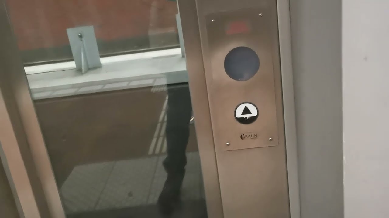 2014 Braun Aufzüge im U-Bahnhof Heinrich-König-Platz in Gelsenkirchen.