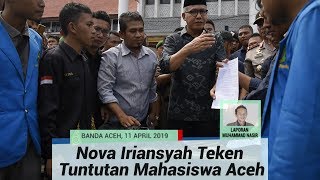 Acting Governor of Aceh Nova Iriansyah Meets Students, Reads Demands, and Signs Them