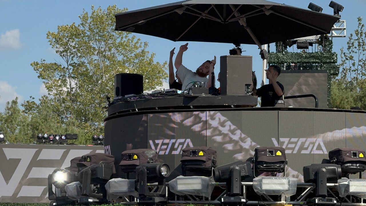 Versa @ Lost Lands 2025 (Day -1: Wednesday - The Crater - Legend