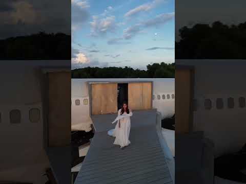 Видео: Private Jet Villa