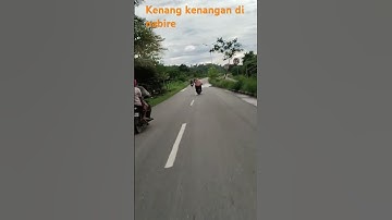 Mama2 hebat, mama gendong dengan kain gantung di kepala sepanjang 20km | Tuhan jaga mama. #shorts