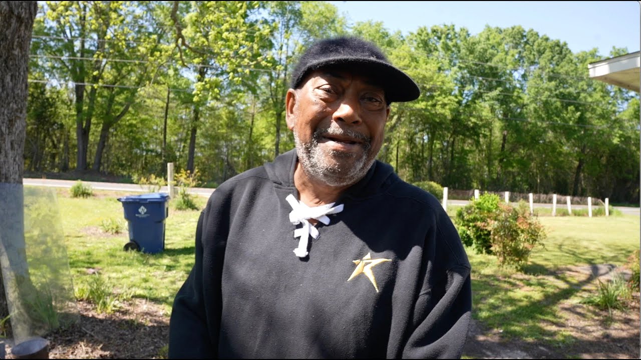 IT'S GISSUM'S BIRTHDAY. And he's got a new dance. (COUNTRY STYLE)