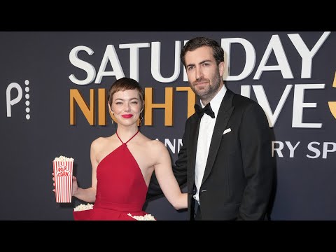 Emma Stone Stuffs Popcorn In Dress Pockets Wears Red Open Toe Louis Vuitton Shoes For SNL50