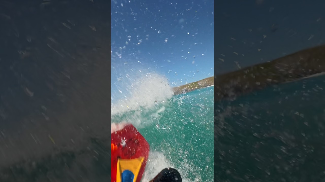 2 dropknee waves from a sunny session on the North Coast