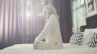 Yogalates by Lefterow 8 min (ENG)