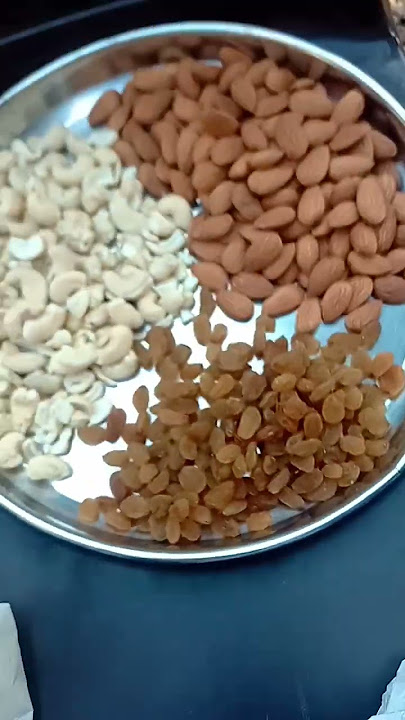 dry fruits kaju ,badam aur draksh 🥰🤩🥝