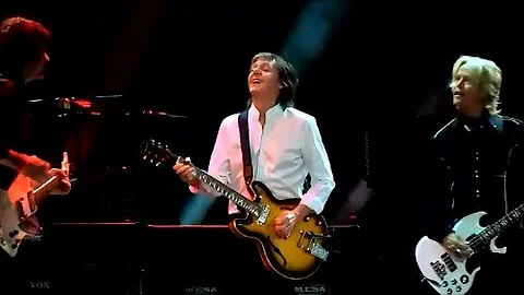 [CLIP] Paul McCartney Live [720p HD] Paperback Writer