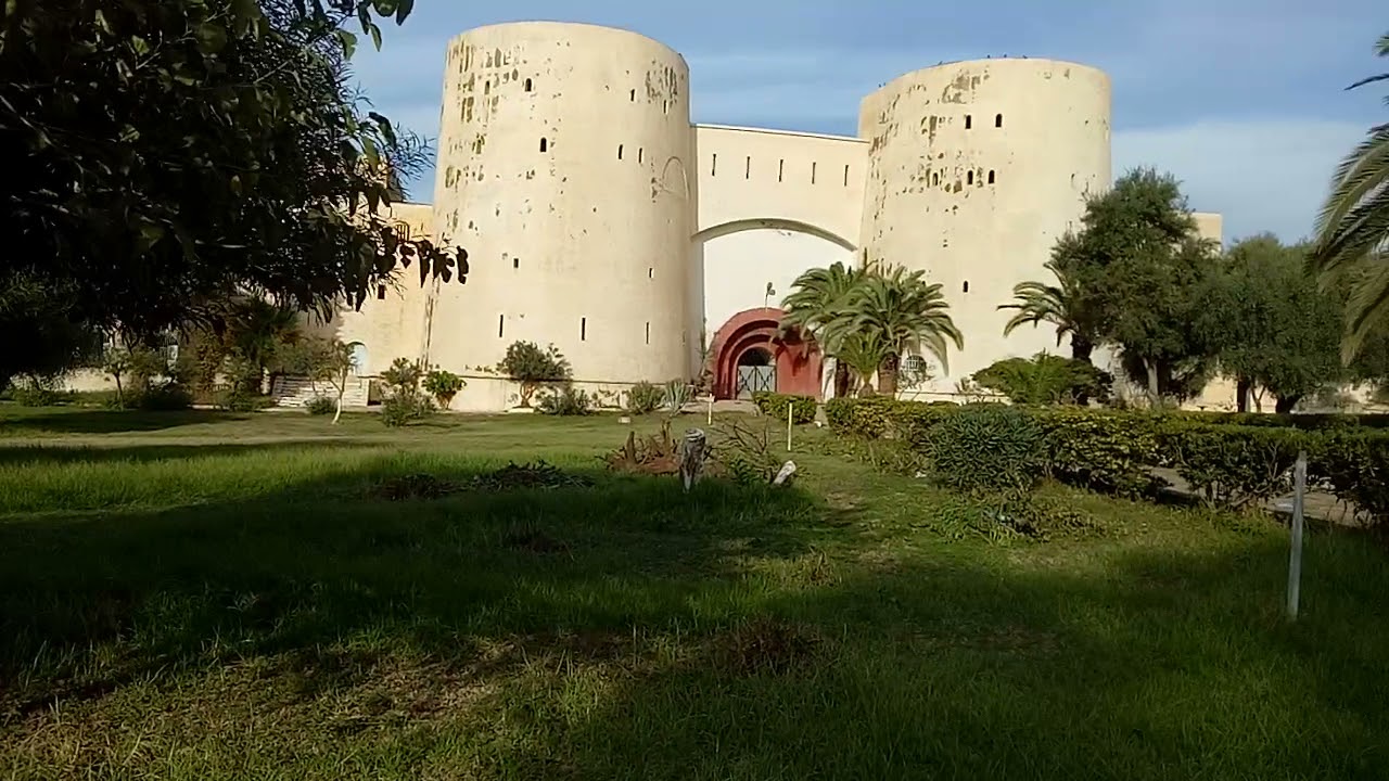 23 novembre 2021المركب السياحي تيبازة مطاريس🏊🏄👍😊😁 tourist r resote tibaza matares