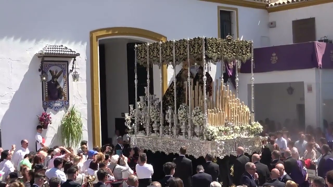 Viernes Santo: entrada Virgen de los Dolores. Semana Santa de Morón 2023