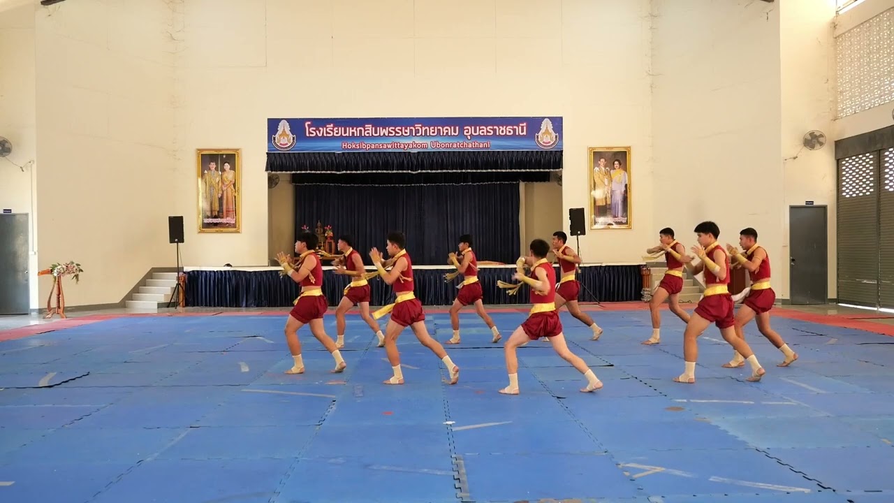 คีตะมวยไทย รุ่นไม่จำกัดอายุ ทีมโรงเรียนหกสิบพรรษาวิทยาคม อุบลราชธานี