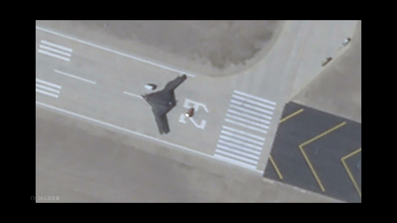 China's new H20 (WH20) flying wing stealth bomber unveiled.