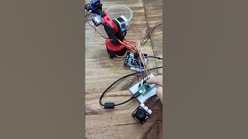 Controlamos uma Garra Robótica pelo Joystick usando Python #shorts