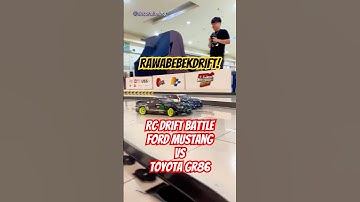 Rc drift battle ford mustang vs toyota gr86 #rcdriftcar #rawabebekdrift #rccar #mobilremot #shorts
