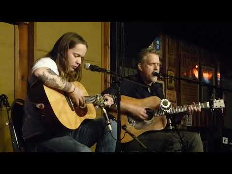 Bryan Sutton & Billy Strings "Walkin' Across This Land"