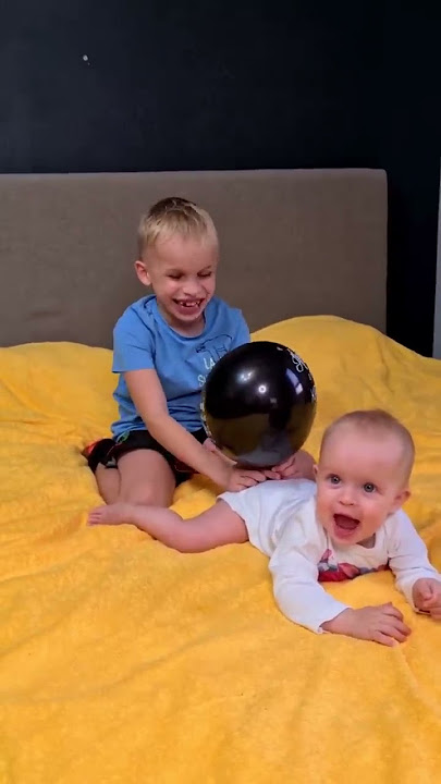 Funny baby farted!🤣🥰🍼 #shorts #tiktok #comedy #damus  DaMus Family