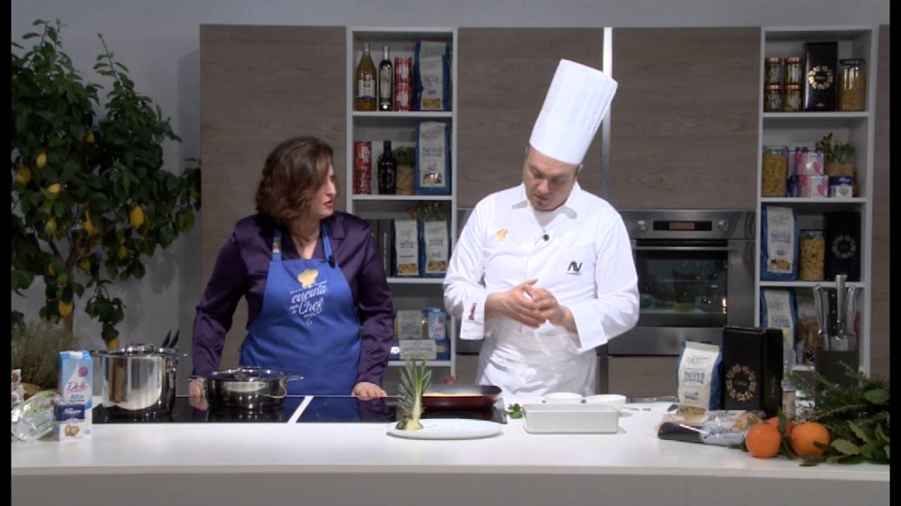 Ananas alla piastra con miele e cannella